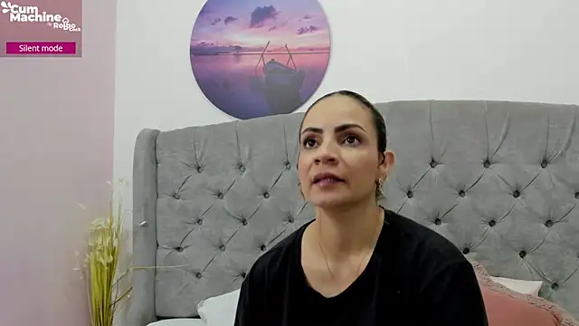 Snapshot of Valesskahall chatting on 11/20/25, 12:06 Valesskahall online show from 11/20/25, 12:06