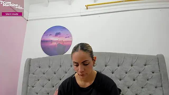 Snapshot of Valesskahall chatting on 11/07/25, 12:21 Valesskahall online show from 11/07/25, 12:21