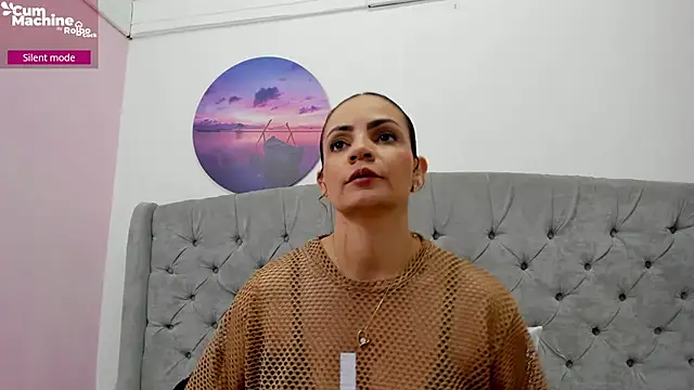 Snapshot of Valesskahall chatting on 11/19/25, 12:05 Valesskahall online show from 11/19/25, 12:05