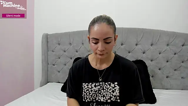 Snapshot of Valesskahall chatting on 11/29/25, 12:16 Valesskahall online show from 11/29/25, 12:16