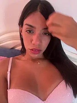 Snapshot of -Naomyy- chatting on 03/08/25, 09:40 -Naomyy- online show from 03/08/25, 09:40