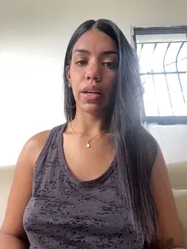 Snapshot of -Naomyy- chatting on 03/13/25, 05:39 -Naomyy- online show from 03/13/25, 05:39