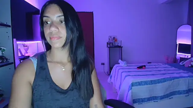Snapshot of -Naomyy- chatting on 03/11/25, 12:54 -Naomyy- online show from 03/11/25, 12:54