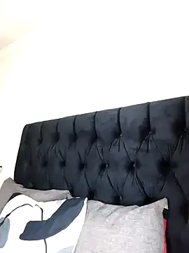 Dark Berry 26 online show from 11/25/25, 09:04