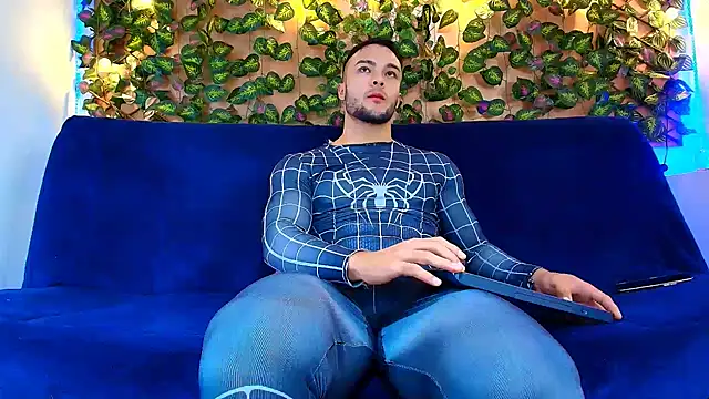 alexander collin02 online show from 10/31/25, 01:08