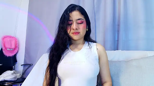 Snapshot of adara_johnson__ chatting on 11/09/25, 11:47 adara johnson online show from 11/09/25, 11:47