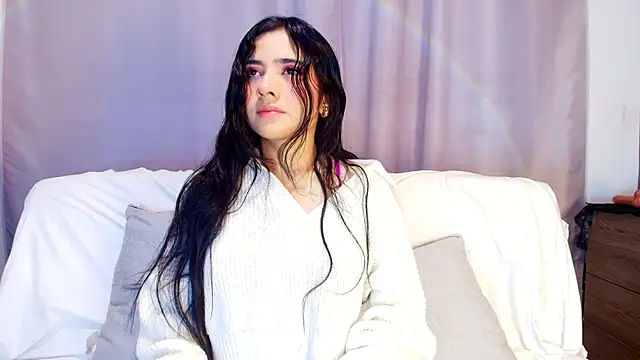 Snapshot of adara_johnson__ chatting on 10/15/25, 11:40 adara johnson online show from 10/15/25, 11:40