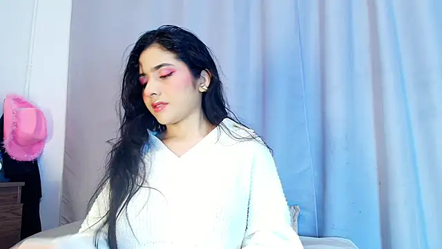 Snapshot of adara_johnson__ chatting on 11/05/25, 11:46 adara johnson online show from 11/05/25, 11:46