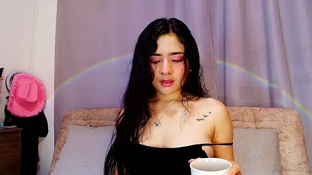 Snapshot of adara_johnson__ chatting on 10/20/25, 11:44 adara johnson online show from 10/20/25, 11:44