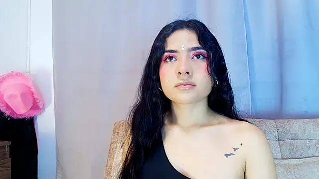 Snapshot of adara_johnson__ chatting on 11/16/25, 12:21 adara johnson online show from 11/16/25, 12:21