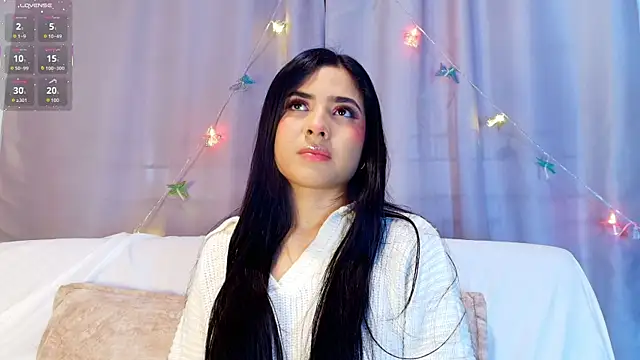 Snapshot of adara_johnson__ chatting on 12/05/25, 12:04 adara johnson online show from 12/05/25, 12:04