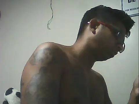 Snapshot of FitGeorge chatting on 11/05/25, 07:17 FitGeorge online show from 11/05/25, 07:17