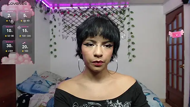 Snapshot of kathina_t chatting on 09/24/25, 08:04 kathina t online show from 09/24/25, 08:04