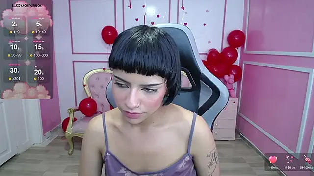Snapshot of kathina_t chatting on 02/21/25, 10:15 kathina t online show from 02/21/25, 10:15