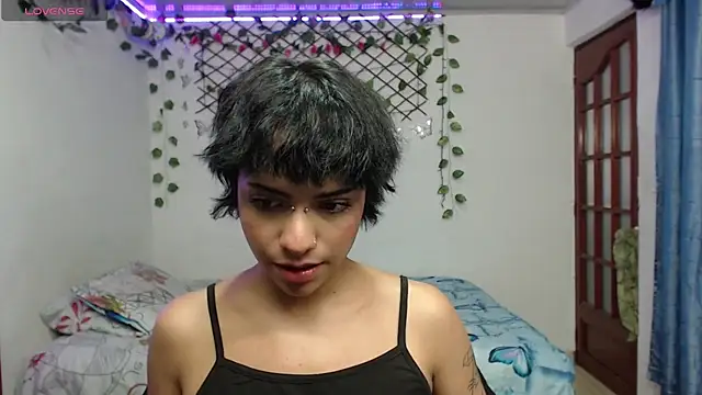 Snapshot of kathina_t chatting on 09/17/25, 09:06 kathina t online show from 09/17/25, 09:06