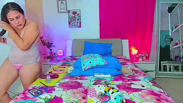 Kendralove31xxx online show from 03/23/26, 03:06