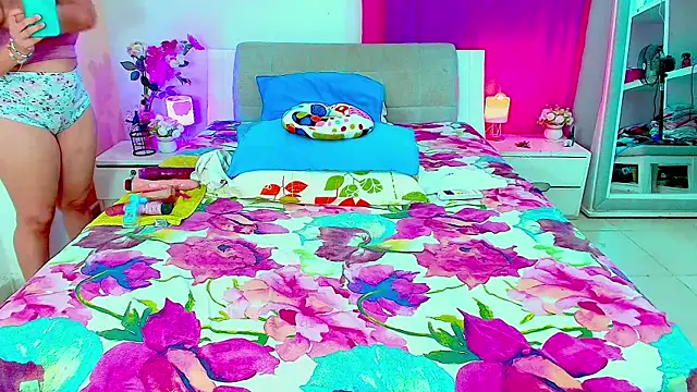 Kendralove31xxx online show from 10/20/25, 02:46