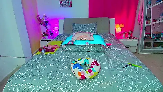 Kendralove31xxx online show from 03/30/26, 02:46