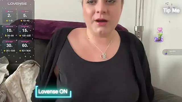 NaughtyWifeUK online show from 12/06/24, 11:27