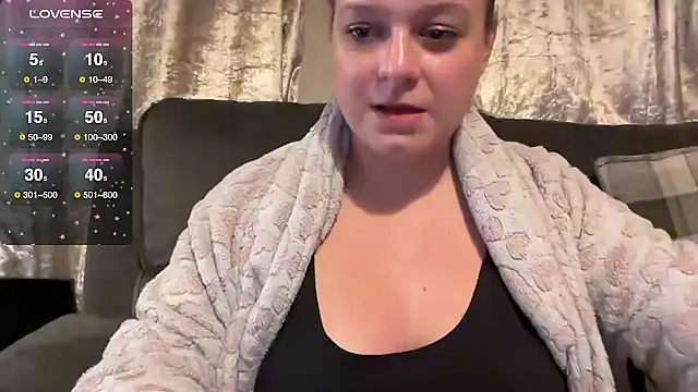 NaughtyWifeUK online show from 01/09/26, 12:39