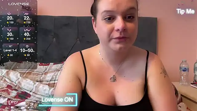 NaughtyWifeUK online show from 12/04/24, 02:31