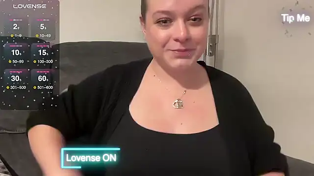 NaughtyWifeUK online show from 12/17/24, 10:22