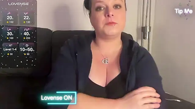 NaughtyWifeUK online show from 12/13/24, 10:02