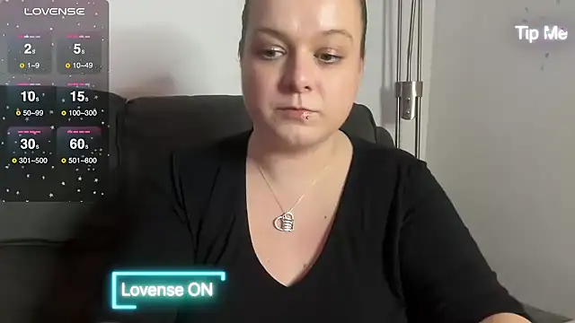 NaughtyWifeUK online show from 12/21/24, 08:43