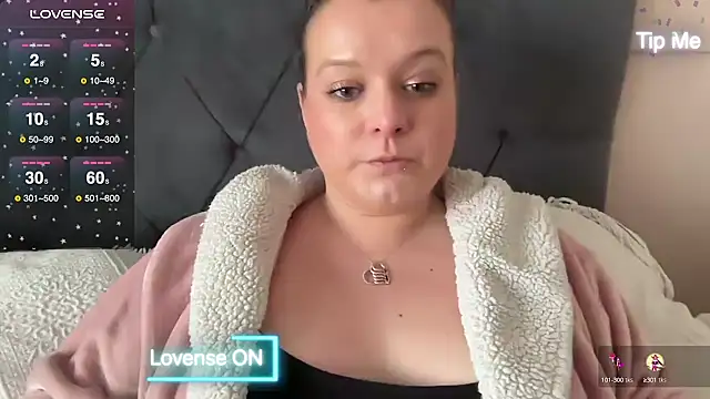 NaughtyWifeUK online show from 02/17/25, 03:55