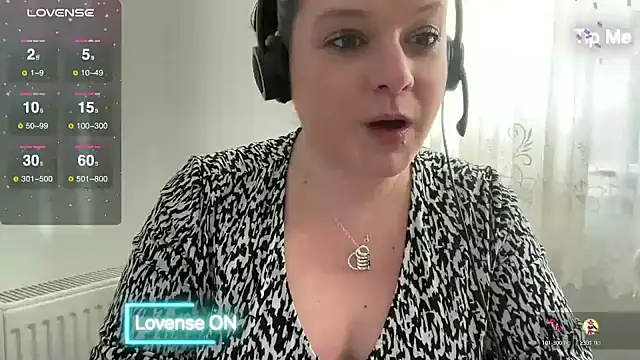 NaughtyWifeUK online show from 01/07/25, 01:24