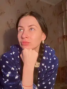 Starry Siren online show from 12/19/25, 05:04