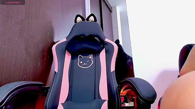 Brenda  gomez online show from 12/17/24, 05:40