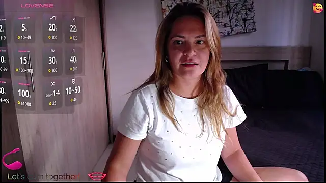 ParisW online show from 10/28/25, 09:03