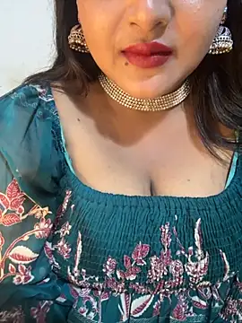 Snapshot of Ayesha_mahi chatting on 10/19/25, 01:58 Ayesha mahi online show from 10/19/25, 01:58