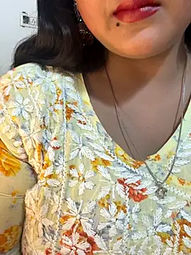 Snapshot of Ayesha_mahi chatting on 09/18/25, 09:23 Ayesha mahi online show from 09/18/25, 09:23