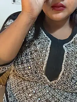 Snapshot of Ayesha_mahi chatting on 10/15/25, 10:45 Ayesha mahi online show from 10/15/25, 10:45