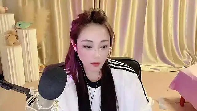 Daisy-77 online show from 02/25/25, 12:14
