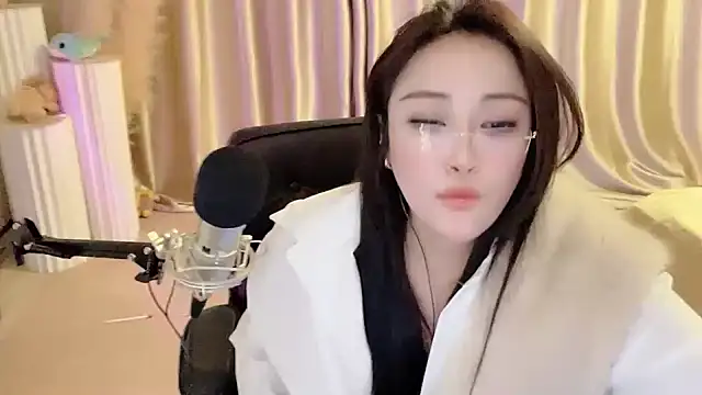 Daisy-77 online show from 03/18/25, 08:59