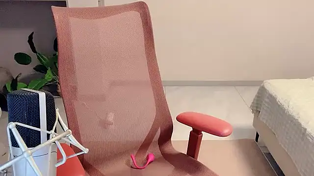 Daisy-77 online show from 12/17/25, 10:26