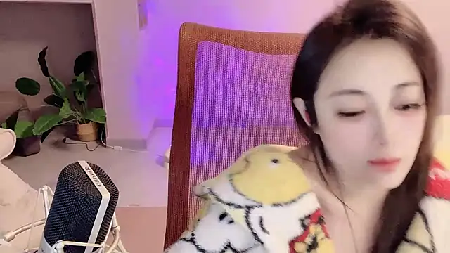 Daisy-77 online show from 12/04/25, 06:18