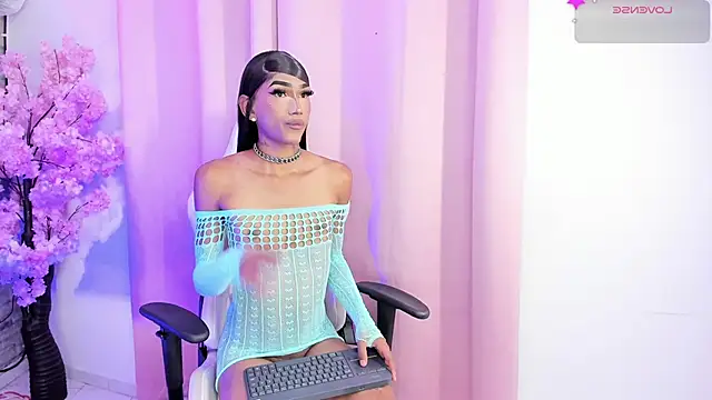 Snapshot of _Arlin_ chatting on 06/22/26, 03:47 Arlin online show from 06/22/26, 03:47