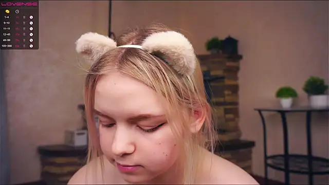 ZaraCreedon online show from 03/21/25, 01:34