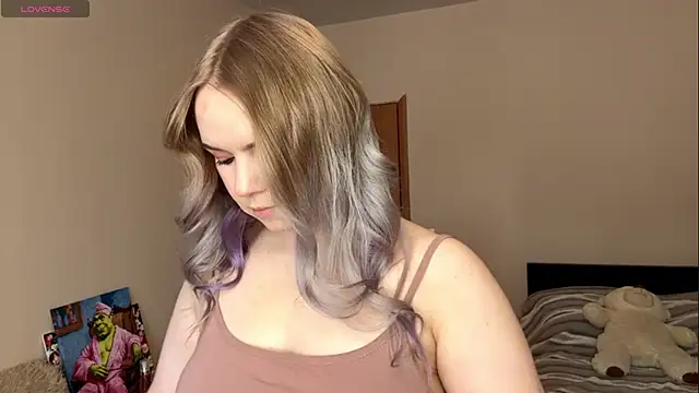 ZaraCreedon online show from 02/04/26, 06:08