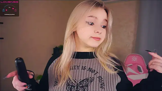 ZaraCreedon online show from 03/16/25, 08:21