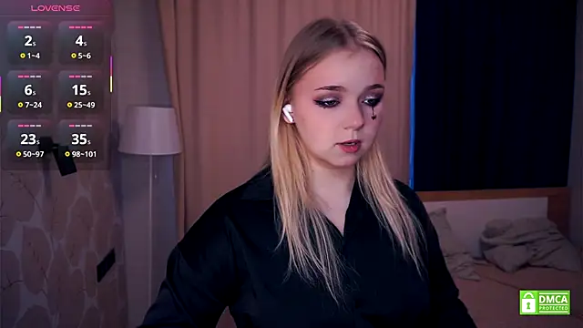 ZaraCreedon online show from 10/29/25, 05:06