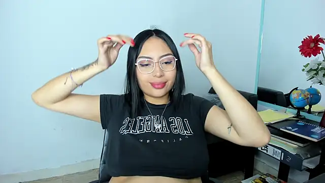 Snapshot of AlanaPetterson chatting on 01/31/25, 03:00 AlanaPetterson online show from 01/31/25, 03:00