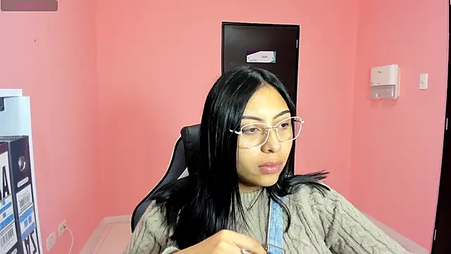 Snapshot of AlanaPetterson chatting on 01/16/25, 02:19 AlanaPetterson online show from 01/16/25, 02:19