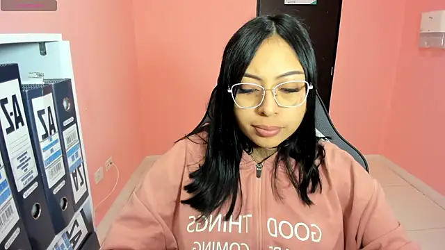 Snapshot of AlanaPetterson chatting on 01/03/25, 01:02 AlanaPetterson online show from 01/03/25, 01:02