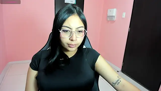Snapshot of AlanaPetterson chatting on 12/20/24, 12:49 AlanaPetterson online show from 12/20/24, 12:49