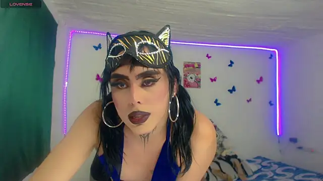 Perla Hotcortes online show from 05/16/26, 04:44